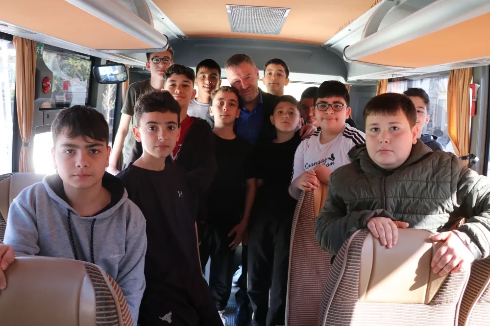 Sarayköy'de şampiyon ekibi Başkan Konya uğurladı