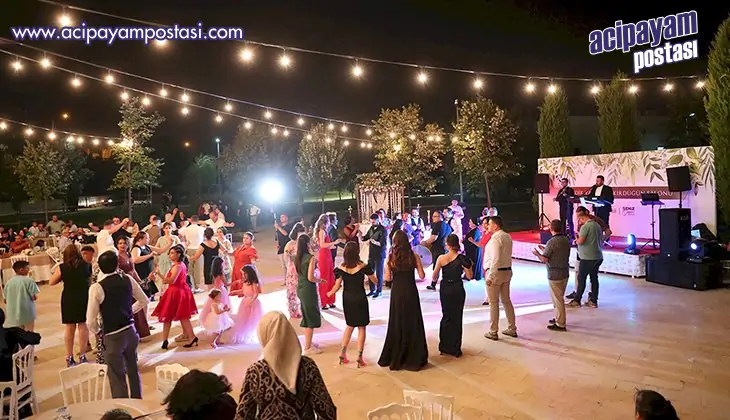 Vadi Park Kır Düğün Salonu’nda ilk düğün
                    yapıldı